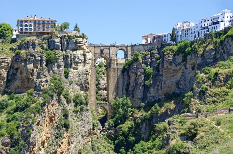 Excursión a Ronda y Setenil de las bodegas Excursión a Ronda y Setenil de las bodegas