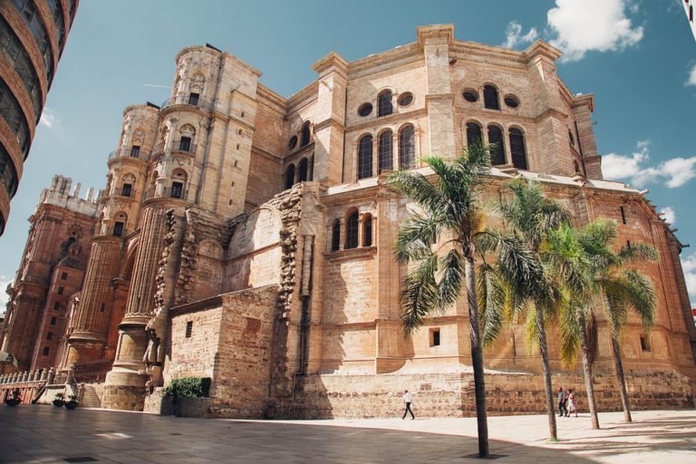Tour al Completo por Malaga con entradas Catedral 768x512