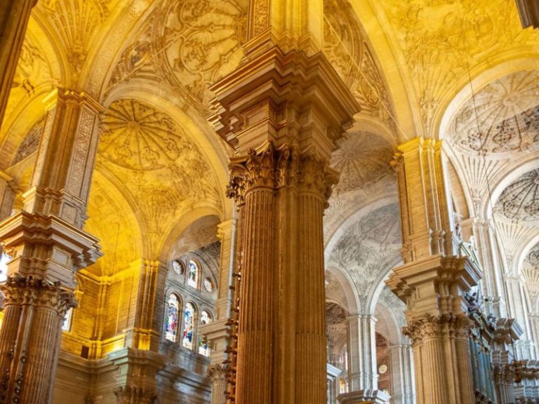 Tour al Completo por Malaga con entradas a Alcazaba Catedral 1 768x576