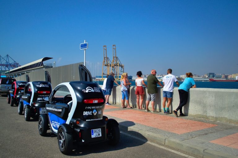 Electric car tour guiado por Málaga Electric car tour guiado por Málaga