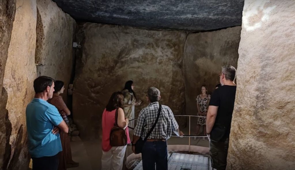 Visita guiada a monumentos de antequera - dolmenes