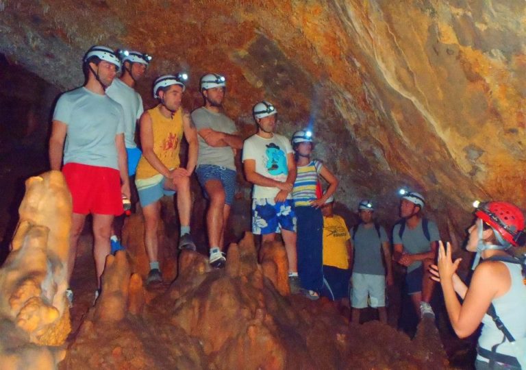 via ferrata cueva excentricas 1 768x540