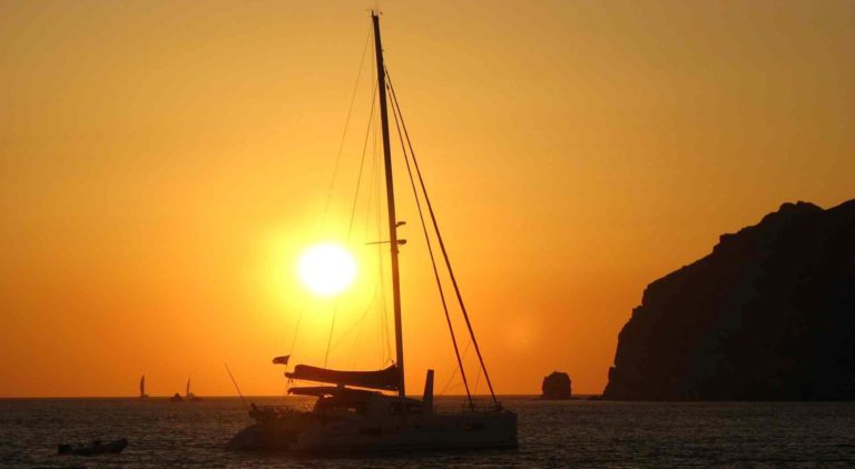Paseo en catamaran al atardecer 1 2 1 768x422