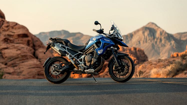 alquiler de moto triumph en malaga 1