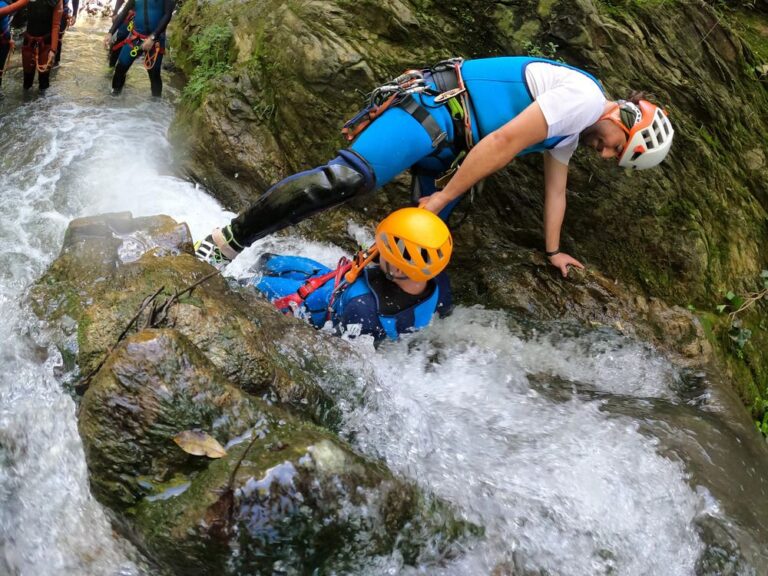 Descenso de canones en Juzcar  7  7 768x576