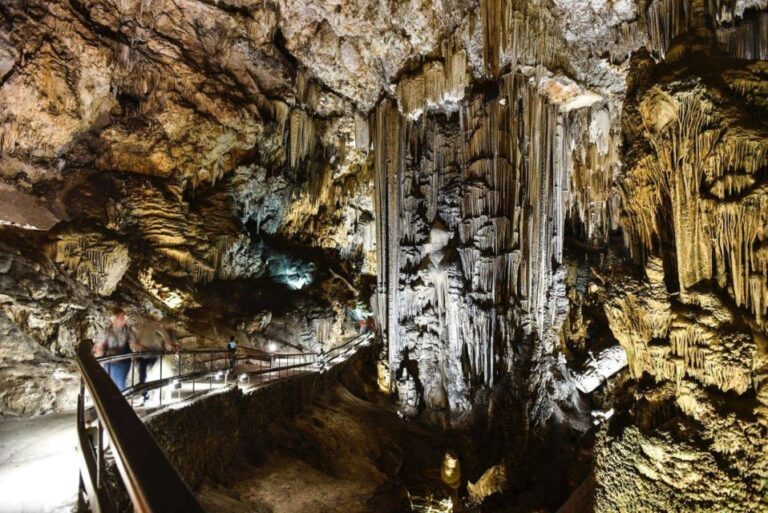 excursion cueva de nerja y frigiliana 1 1 768x513