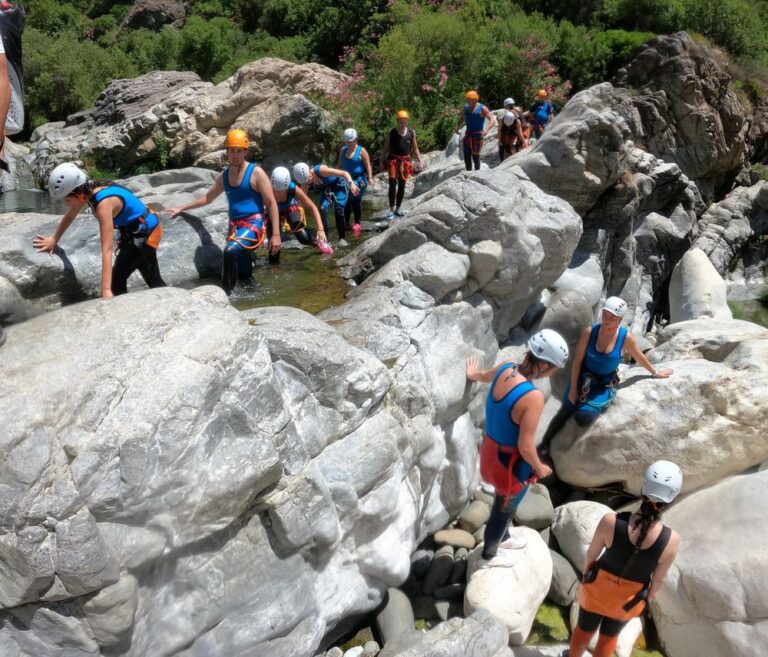 Descenso Barranco Guadalmina Barranquismo en Marbella 7 768x657