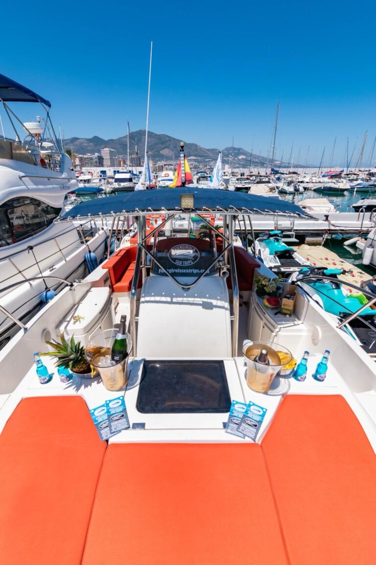 Alquiler yate privado de lujo fuengirola 3 768x1153