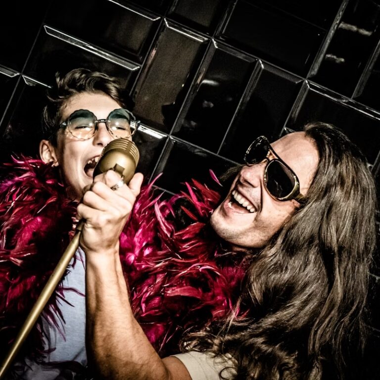 Cliche Selfie Galery  3  768x768