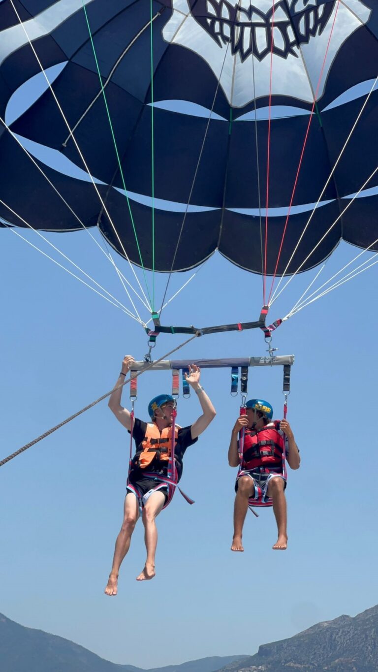 Parasailing marbella puerto banus 3 768x1365