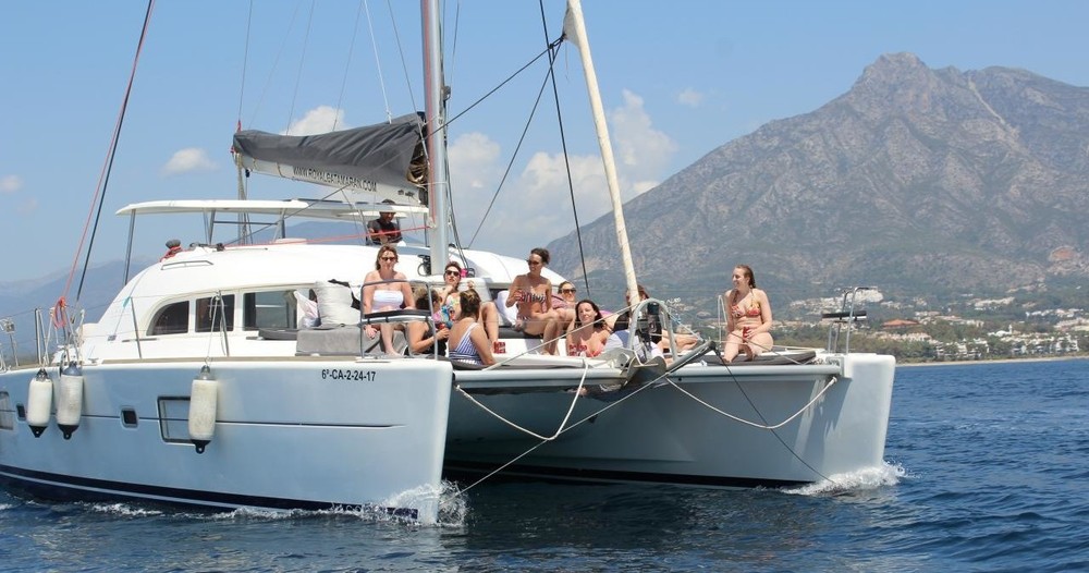 excursion en catamara desde puerto banus 1 2
