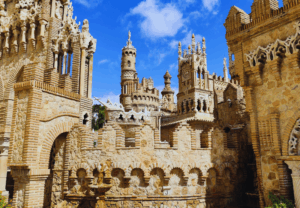 Castillo de Colomares en Benalmádena: razones para visitarlo
