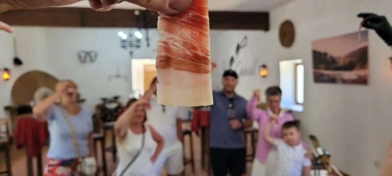 Ruta gastronomica del cerdo iberico Vall Genal 3 768x346