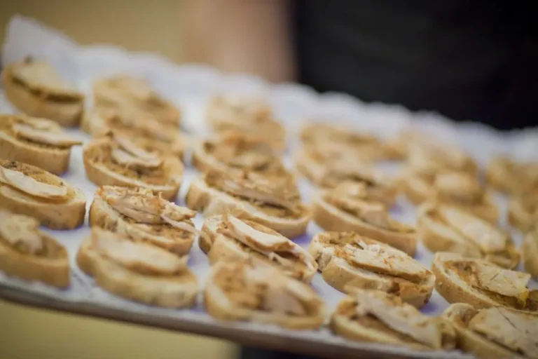 aperitivos de barbacoa al aire libre 4 1 768x512
