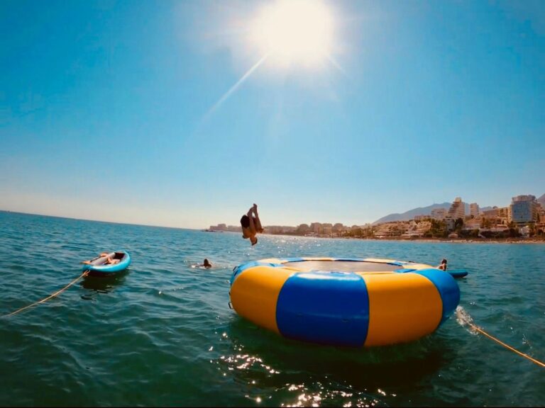 excursion en barco desde benalmadena con tobogan xxl y actividades acuaticas 9 768x576
