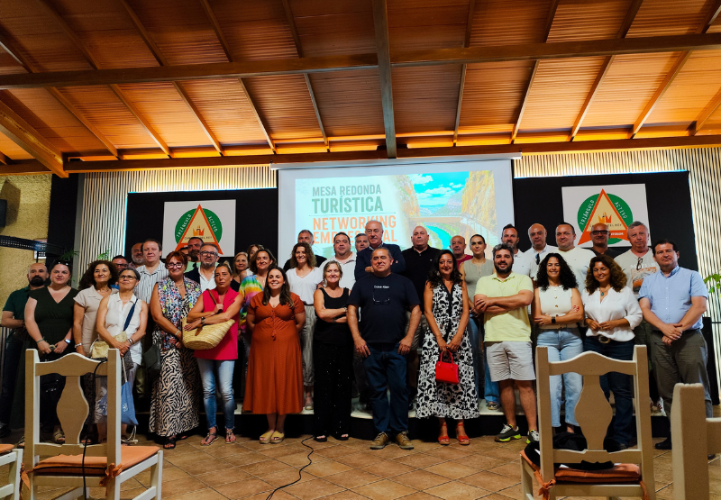 Mesa Turística Oportunidades y necesidades del Caminito del Rey 2026 foto de familia