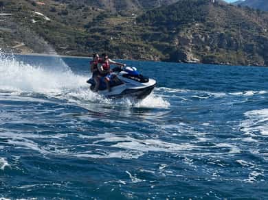 Ruta guiada Moto Agua desde Maro a Cascada 5